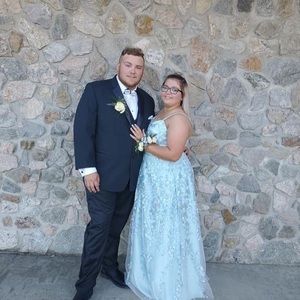 Meet your Posher, Chloe